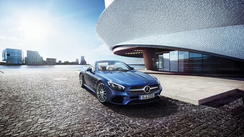 blauer Mercedes-Benz Cabrio